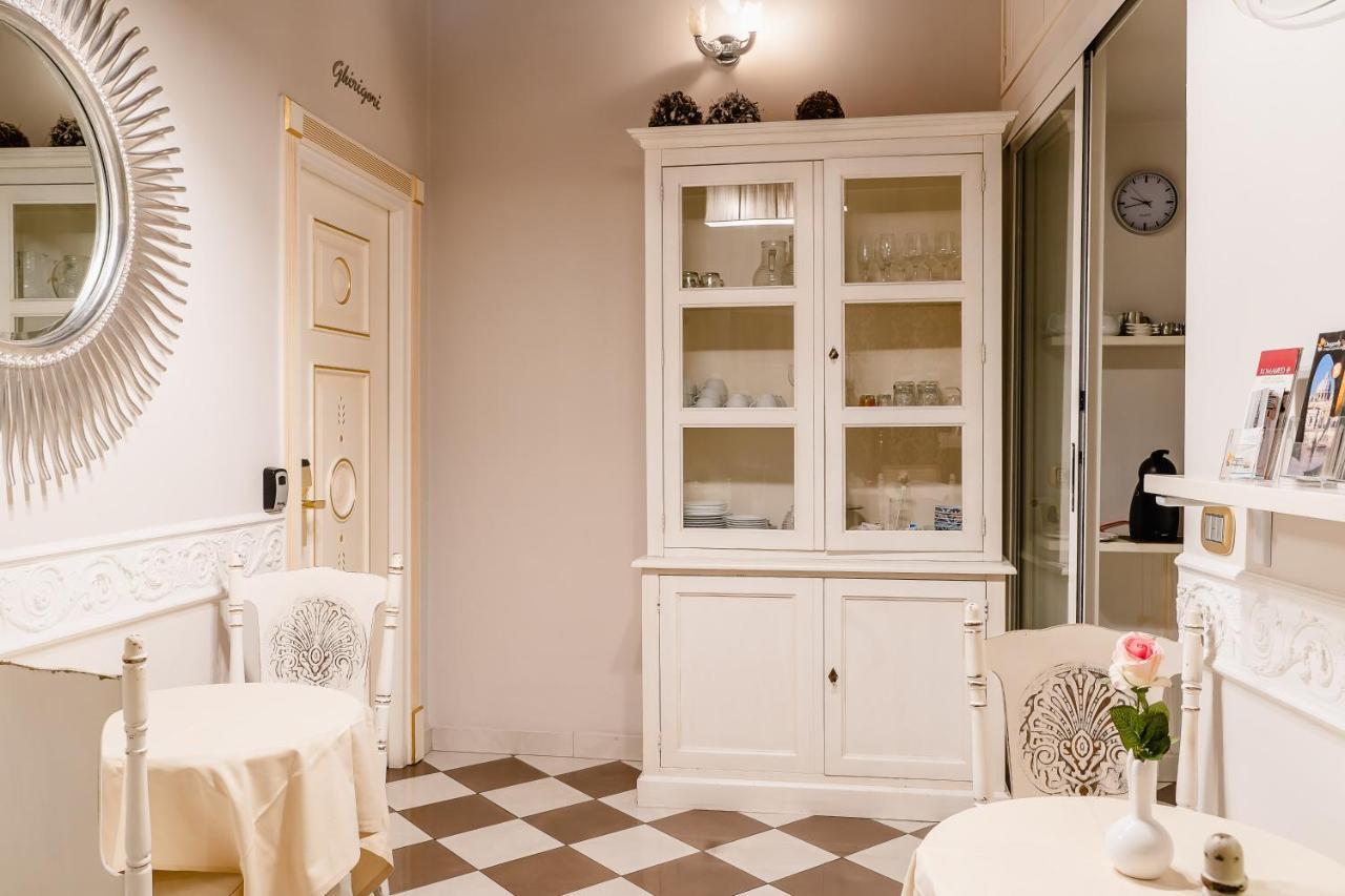 Locanda Del Sole-Roma Piazza Di Spagna Ripetta ภายนอก รูปภาพ